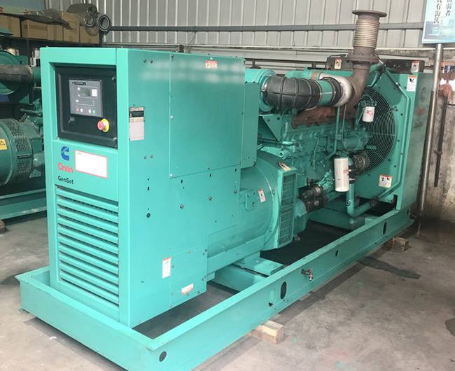 進口康明斯310kw二手發(fā)電機組